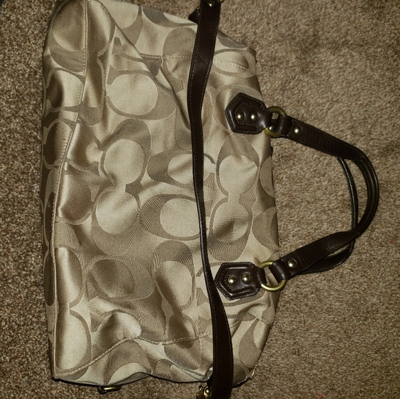 Coach purse - Picture 2 of 8